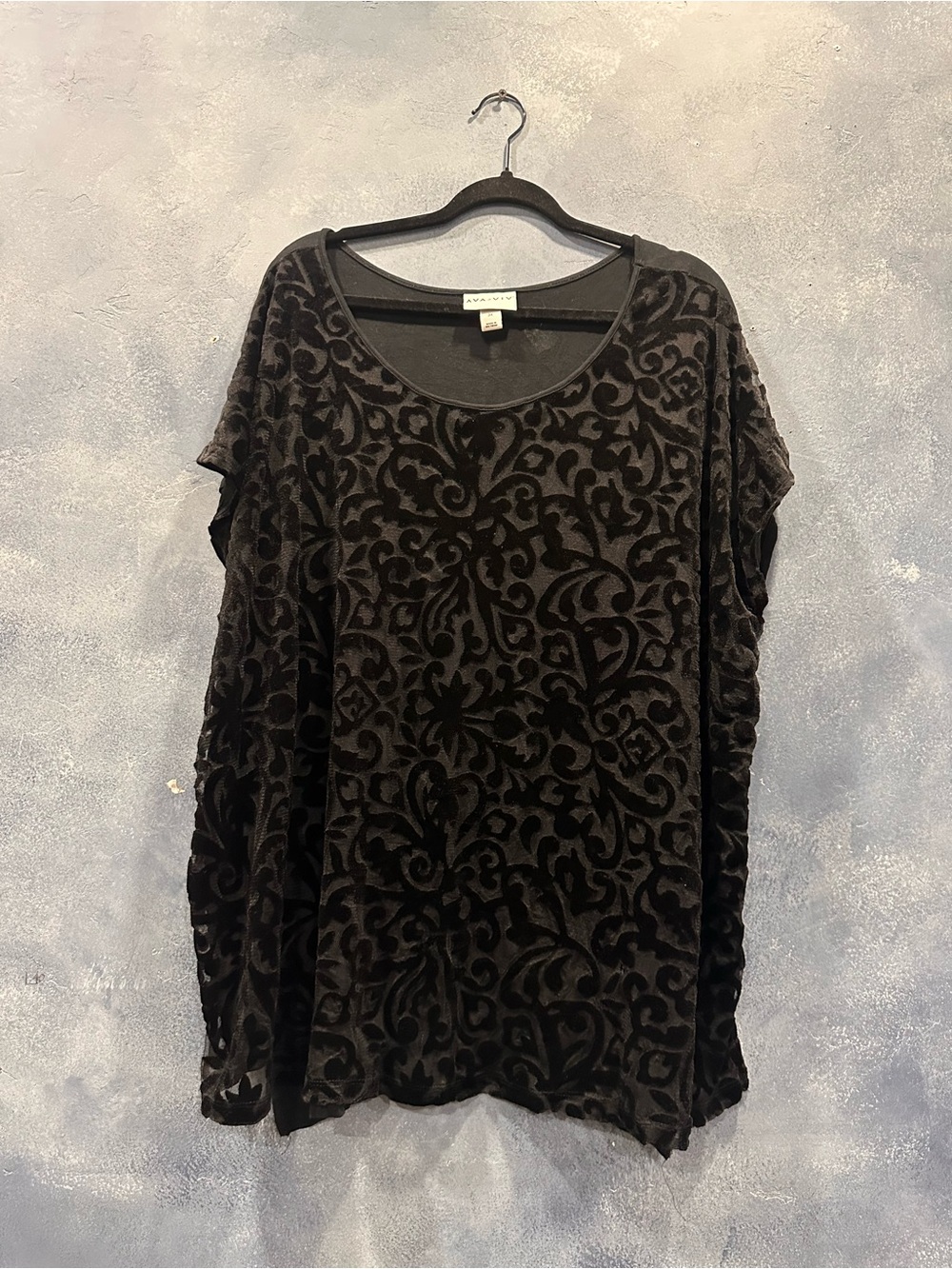 Ava & Viv Black Velvet Burnout Short Sleeve Scoop Neck Top
